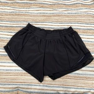 Lululemon Hotty Hot 4” low rise